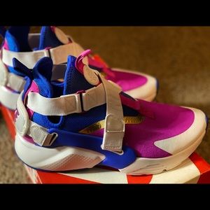 Women’s Air Huarache Run